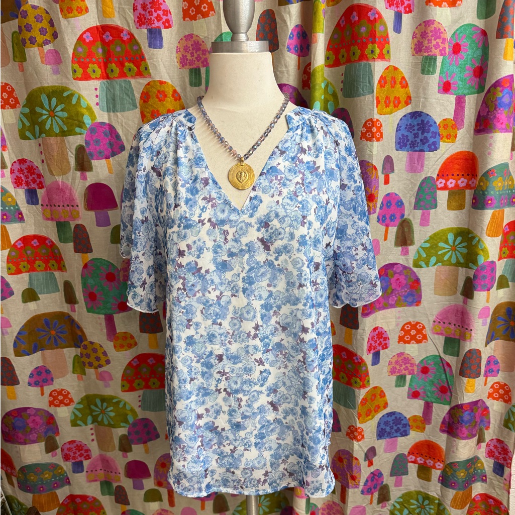 Woman’s Lightweight Blouse. Small